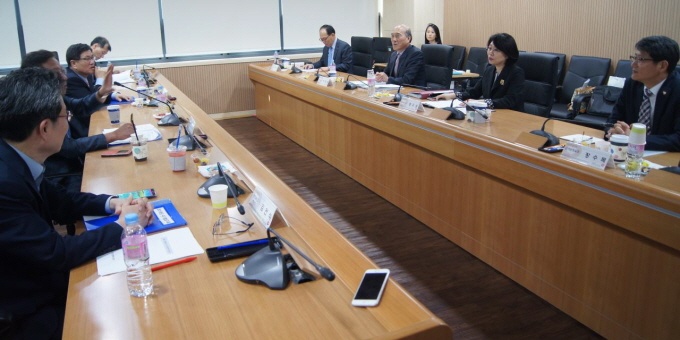 17일 건보공단 스마트워크센터에서 진행된 1차 수가협상 현장 